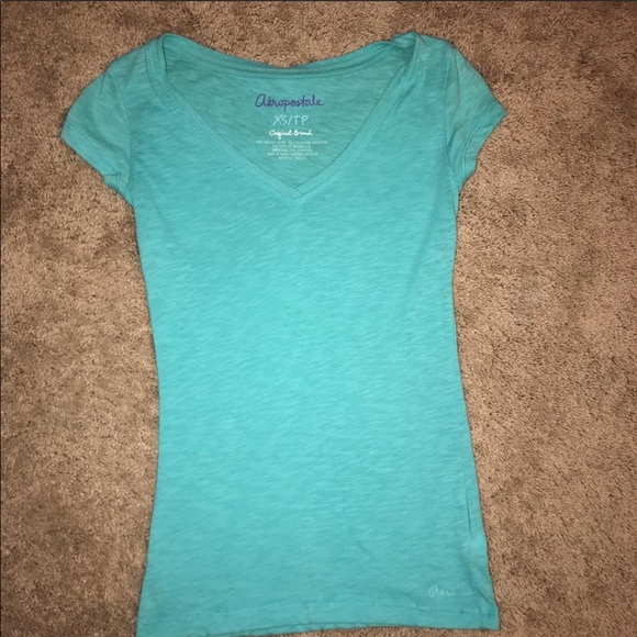 (Bundle) three V neck shirts 🎀 - Picture 4 of 4